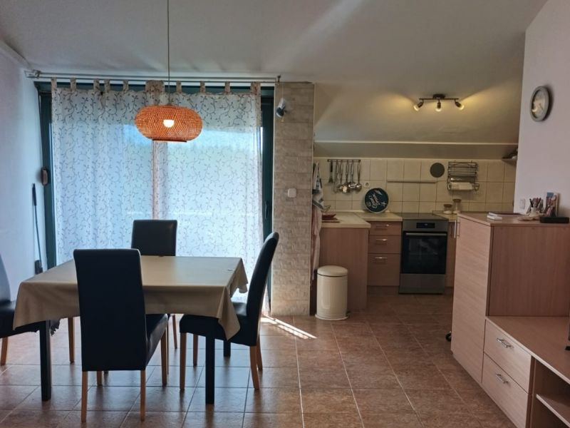 Chorvátsko, Zaton - Na predaj zariadený apartmán s výhľadom na more!