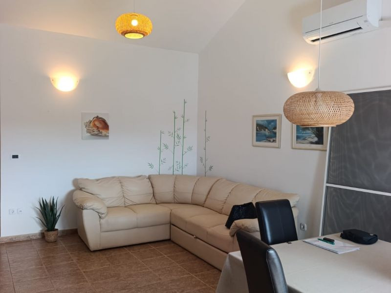 Chorvátsko, Zaton - Na predaj zariadený apartmán s výhľadom na more!