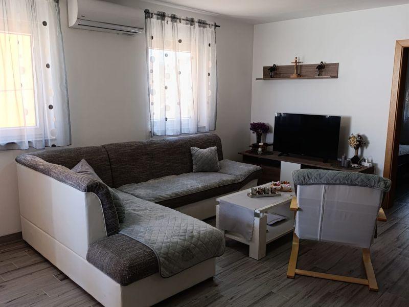 Chorvátsko- Apartmán so záhradou blízko mora