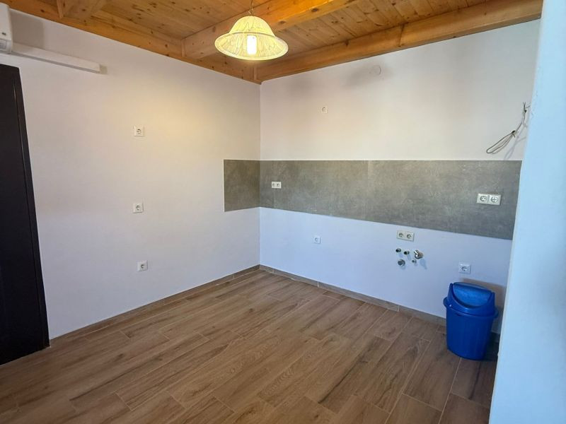 Chorvátsko - Apartmán 82m2  len 80m od pláže