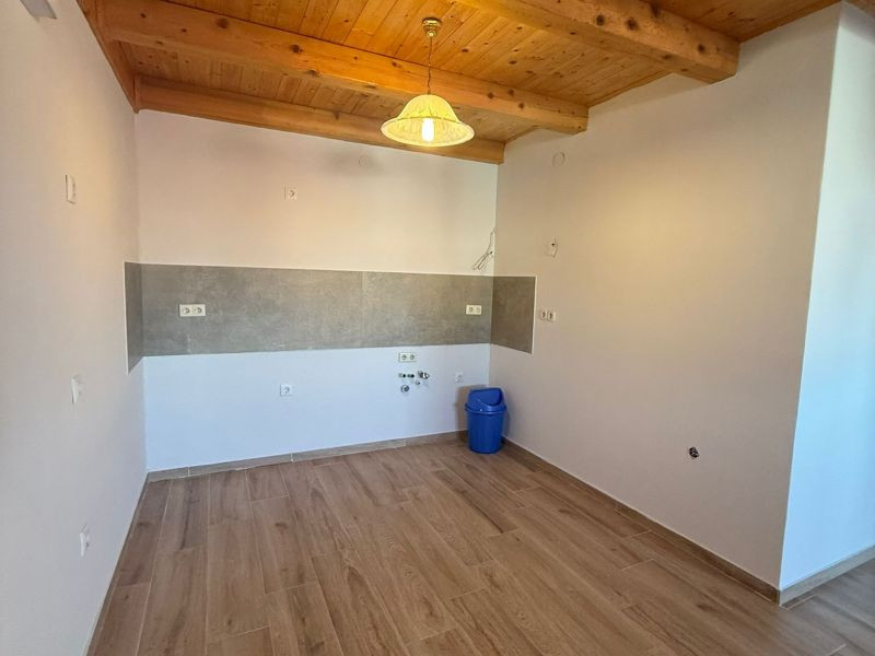 Chorvátsko - Apartmán 82m2  len 80m od pláže