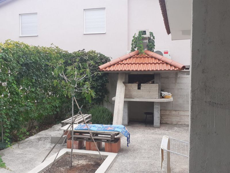 Chorvátsko - Dom iba 200m od mora s dvorom 300 m2