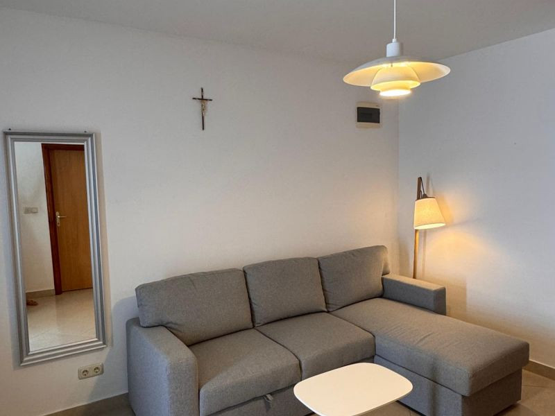Chorvátsko, ostrov Vir - Na predaj útulný apartmán so záhradou!