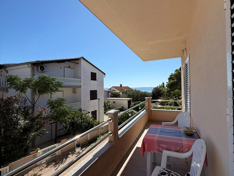 Chorvátsko, ostrov Vir - Na predaj zariadený apartmán s výhľadom na more!