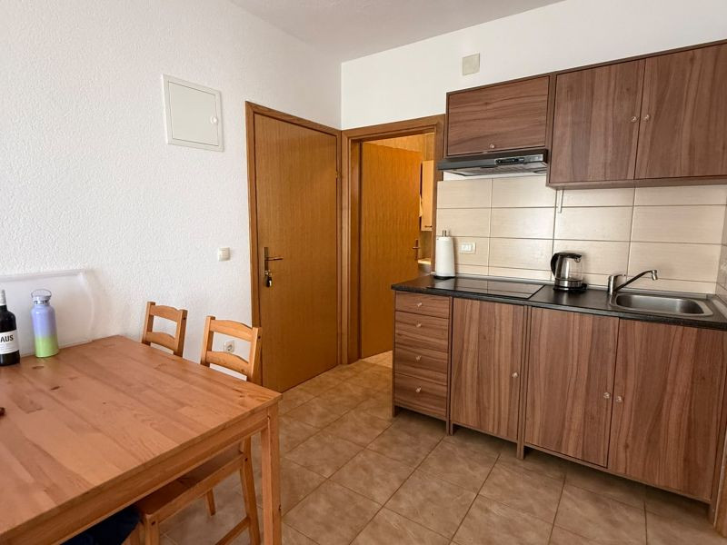 Chorvátsko, ostrov Vir - Na predaj zariadený apartmán s výhľadom na more!