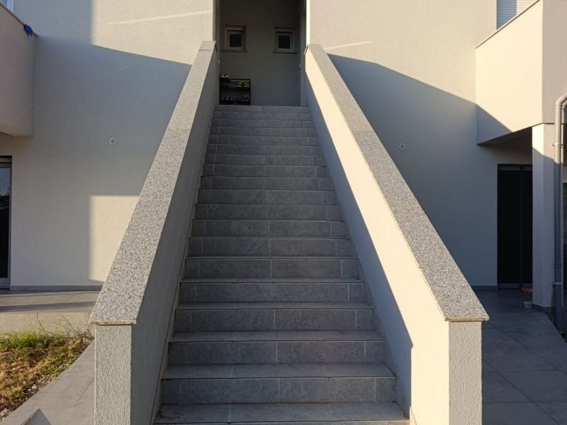 Chorvátsko - Novostavba apartmánu v tichej lokalite blízko lesa v Nin - Zaton