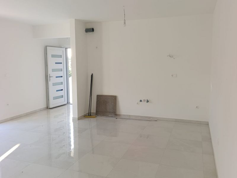 Chorvátsko - Novostavba apartmánu v tichej lokalite blízko lesa v Nin - Zaton