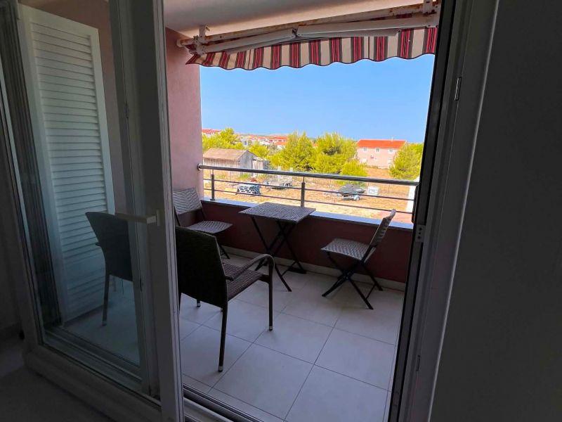 Chorvátsko, ostrov Vir - Na predaj 3 izbový apartmán s výhľadom na more!