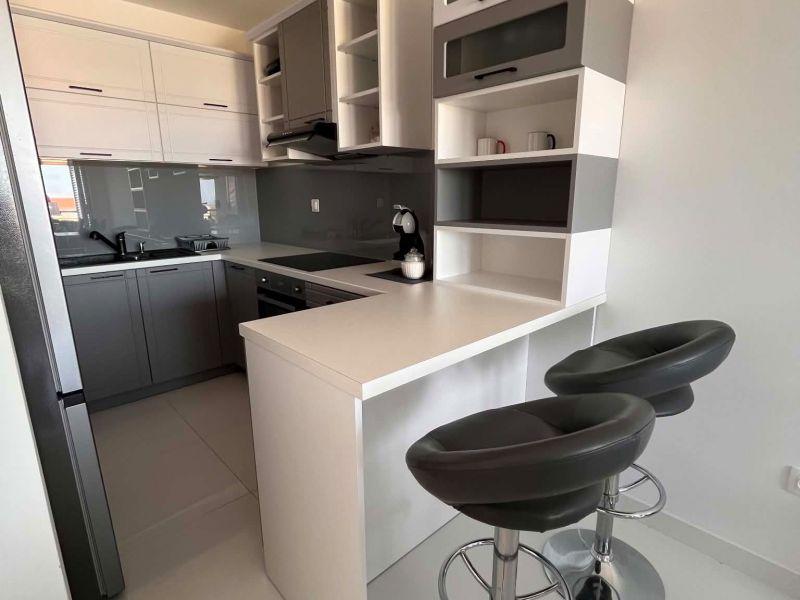 Chorvátsko, ostrov Vir - Na predaj 3 izbový apartmán s výhľadom na more!