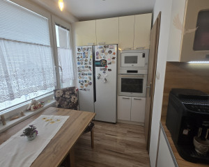 Exkluzívny 3-izbový byt s južnou loggiou v srdci Brezna