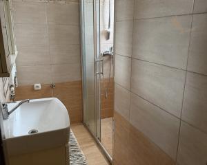 --Znížená cena -- Rodinný dom na predaj Brezno - Mazorníkovo