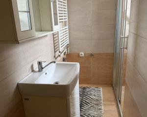 --Znížená cena -- Rodinný dom na predaj Brezno - Mazorníkovo