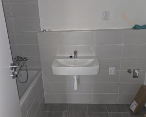 SLNEČNÝ 3-IZBOVÝ BYT V NOVOSTAVBE S PRÉMIOVOU KUCHYŇOU A PARKOVANÍM