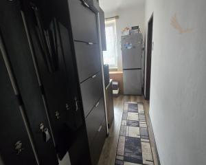 PREDAJ: 2-izbový byt s balkónom – Valaská, Hronská ulica