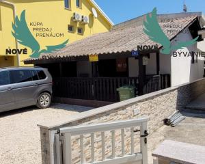 Na predaj dom 3x apartmán len 300m od mora ,Chorvátsko - Vir