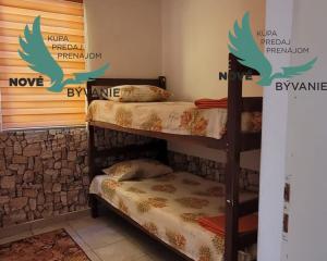 Na predaj dom 3x apartmán len 300m od mora ,Chorvátsko - Vir