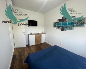 Novostavba trojpodlažný apartmán so záhradou aj strešnou terasou v Chorvátsku v Privlake