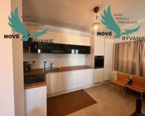 Dom 3x apartmán len 130m od mora s výhľadom na more v Chorvátsku  - Kruševo - Obrovac