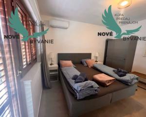 Dom 3x apartmán len 130m od mora s výhľadom na more v Chorvátsku  - Kruševo - Obrovac