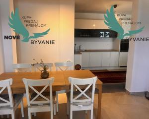 Dom 3x apartmán len 130m od mora s výhľadom na more v Chorvátsku  - Kruševo - Obrovac