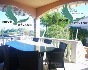 Dom 3x apartmán s výhľadom na more na ostrove Vir v Chorvátsku