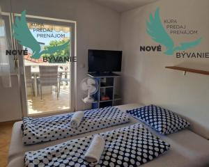 Dom 3x apartmán s výhľadom na more na ostrove Vir v Chorvátsku