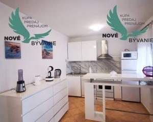 Dom 3x apartmán s výhľadom na more na ostrove Vir v Chorvátsku