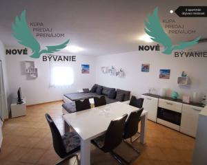 Dom 3x apartmán s výhľadom na more na ostrove Vir v Chorvátsku