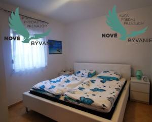 Dom 3x apartmán s výhľadom na more na ostrove Vir v Chorvátsku