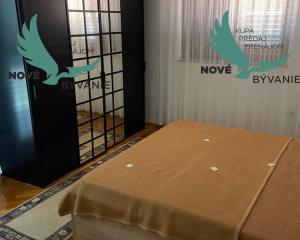 Dom s garážou na priestrannom pozemku len 300m od mora v Chorvátsku