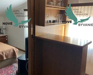 Dom s garážou na priestrannom pozemku len 300m od mora v Chorvátsku