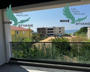 Novostavba apartmán 3x spálňa s 2x strešná terasa len 100m od mora s výhľadom na more, Chorvátsko- Privlaka