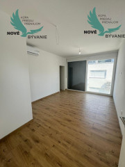 Novostavba apartmán 3x spálňa s 2x strešná terasa len 100m od mora s výhľadom na more, Chorvátsko- Privlaka