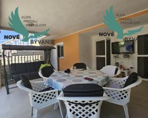 Na predaj dom 4x apartmán s výhľadom na more v Chorvátsku