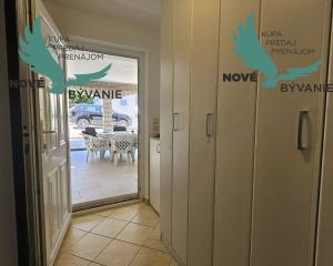 Na predaj dom 4x apartmán s výhľadom na more v Chorvátsku