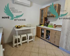 Na predaj dom 4x apartmán s výhľadom na more v Chorvátsku