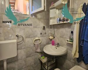 Na predaj dom 4x apartmán s výhľadom na more v Chorvátsku