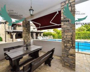 Exkluzívne na predaj vila s bazénom v Chorvátsku