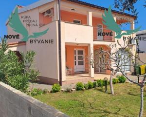 Na predaj dom s 3 apartmánmi len 250m od mora, Chorvátsko - Vir