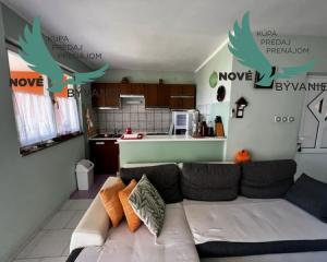 Na predaj dom s 3 apartmánmi len 250m od mora, Chorvátsko - Vir