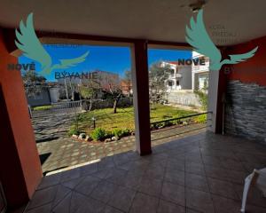 Na predaj dom s 3 apartmánmi len 250m od mora, Chorvátsko - Vir