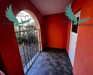 Na predaj dom s 3 apartmánmi len 250m od mora, Chorvátsko - Vir