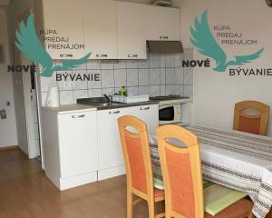 Dom vhodný ako investícia blízko mora s 3x apartmán v Chorvátsku - Vrsi