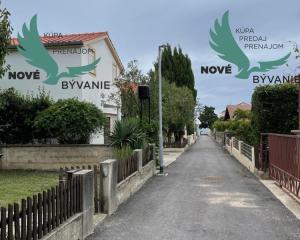 Dom vhodný ako investícia blízko mora s 3x apartmán v Chorvátsku - Vrsi