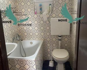 Dom vhodný ako investícia blízko mora s 3x apartmán v Chorvátsku - Vrsi