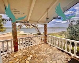 Na predaj dom prvý rad na mori s výhľadom na more v Chorvátsku