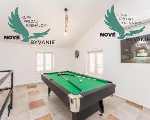 Luxusná novostavba vila s bazénom blízko mora v Chorvátsku v Zatone