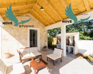 Luxusná novostavba vila s bazénom blízko mora v Chorvátsku v Zatone