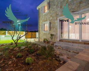 Luxusná novostavba vila s bazénom blízko mora v Chorvátsku v Zatone