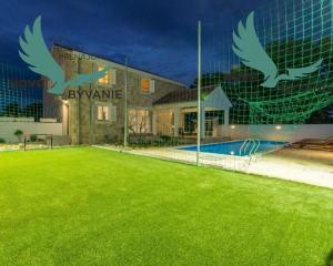 Luxusná novostavba vila s bazénom blízko mora v Chorvátsku v Zatone